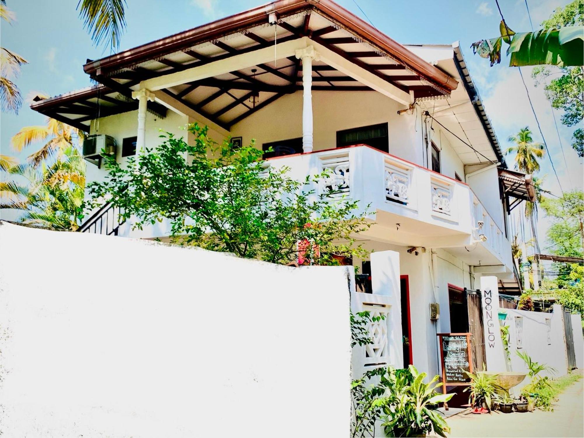 Moon Glow Guest Mirissa Exterior photo